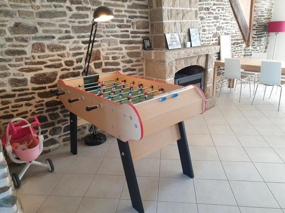 Maison de ville située à 8 kms du Mont St Michel Pontorson Extérieur photo